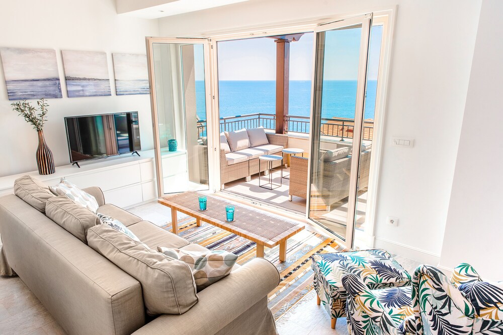 Luštica Bay Vacation Homes living area with sea views